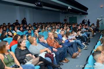 Presentación con éxito de la murga teldense Las Golisnionas (Foto Francisco Javier Santana)